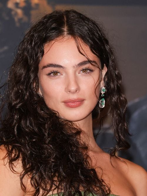 Monica Bellucci et Vincent Cassel : Leur fille Deva drapée dans du satin de la maison Dior pour l’avant-première du film Le Fantôme de l’Opéra