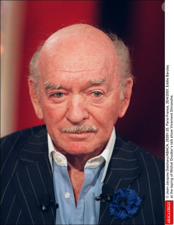 A l'entrée de sa maison ? Un baby-foot qui a appartenu à Eddie Barclay.

Eddie Barclay lors de l'enregistrement de l'émission Vivement Dimanche de Michel Drucker le 25/4/2001. ©Jean-Jacques Datchary/ABACA.