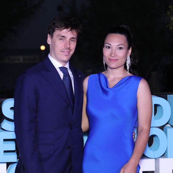 Malgré leur discrétion, ils partagent parfois des instants de vie familiale.

Louis Ducruet et Marie Chevalier Ducruet - Photocall de l'after Party au Monte Carlo Beach lors de la 65eme édition du Festival TV De Monte Carlo le 12 Juin 2026

 © Denis Guignebourg /Bestimage