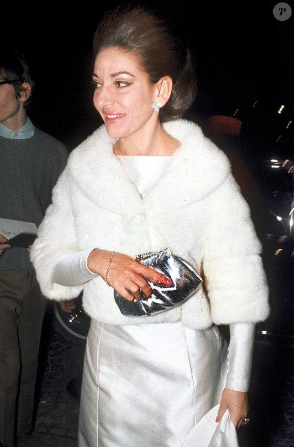 Sa perte de poids est devenue légendaire, mêlant rumeurs, mystères et fascination autour de la diva.

Maria Callas. Photo by Olycom/ABACAPRESS.COM