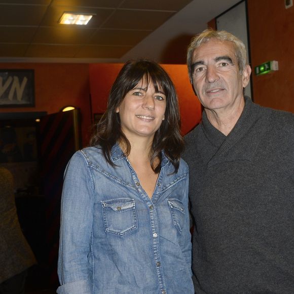 Estelle Denis et son ex Raymond Domenech - People en backstage du spectacle d'Alex Lutz à l'Olympia de Paris le 25 janvier 2014.
©COADIC GUIREC / BESTIMAGE
