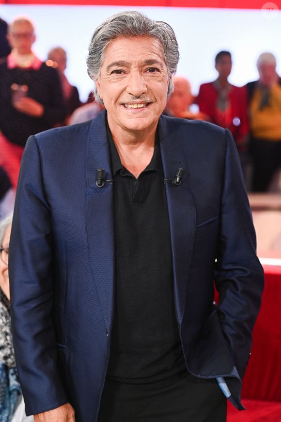 Exclusif - Frédéric François lors de l'enregistrement de l'émission Vivement dimanche présentée par M.Drucker aux studios Rive Gauche, à Paris, France, le 1er octobre 2025. Diffusion sur France 3 le 9 novembre 2025. © Guillaume Gaffiot/Bestimage