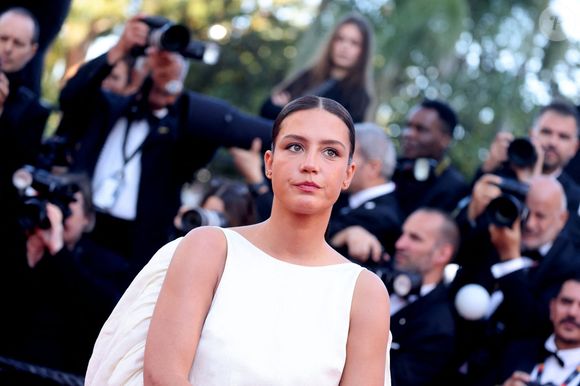 Adèle Exarchopoulos - Montée des marches du film " La bataille de Gaulle : L'âge de fer " lors du 79ème Festival International du Film de Cannes, le 20 mai 2026. © Jacovides-Moreau / Bestimage