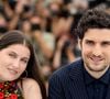 Interrogée sur sa capacité à concilier son rôle de mère de quatre enfants avec ses multiples activités, elle explique : "De façon assez naturelle car je n'ai pas trop le choix !"

Laetitia Casta, Louis Garrel au photocall du film La croisade lors du 74ème festival international du film de Cannes le 12 juillet 2021
© Borde / Jacovides / Moreau / Bestimage
