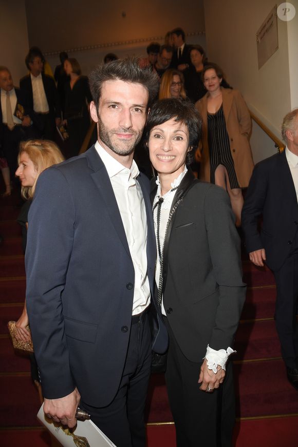 Et de son mari Julien Derouault. 

Marie-Claude Pietragalla et son mari Julien Derouault - 30ème cérémonie des Molières 2018 à la salle Pleyel à Paris, France, le 29 mai 2018. © Coadic Guirec/Bestimage