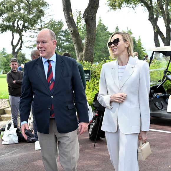 Le prince Albert II de Monaco, la princesse Charlene et son frère Gareth Wittsrock ont remis les prix du Formula E Monte Carlo Tee Prix au Monte Carlo Golf Club à La Turbie au dessus de Monaco, une compétition de golf caritative en amont du Grand Prix Eléctrique au profit de la Fondation Princesse Charlene de Monaco. Gareth Wiitstock a récompensé la 3eme équipe, le prince Albert la seconde équipe la Team Aurora avec comme capitaine Westbury Gillett, le directeur de la Formula E TV, et la princesse Charlene a récompensé les vainqueurs du tournoi, Mathilde Ostrowski, Emma Houlmiere, Seb Delannay et Maximilian Gunther. © Bruno Bebert/Bestimage