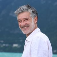 "Peu importe les qu'en dira-t-on" : Stéphane Blancafort (Tandem) et sa célèbre compagne ont fait un choix atypique, un village de 300 habitants au coeur du sujet