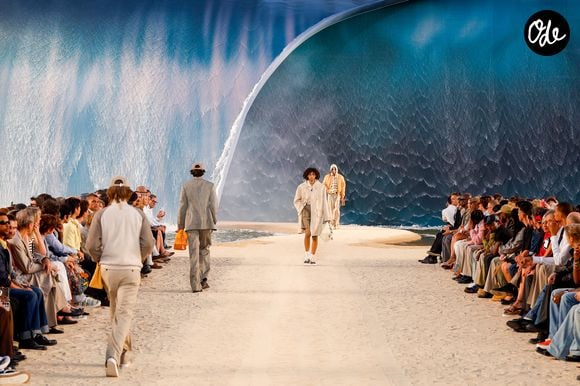 Défilé de mode Louis Vuitton Prêt à Porter Collection Homme Printemps/Été 2027 lors de la Fashion Week de Paris, à la Cité Internationale Universitaire de Paris, France, le 23 juin 2026. © Bestimage