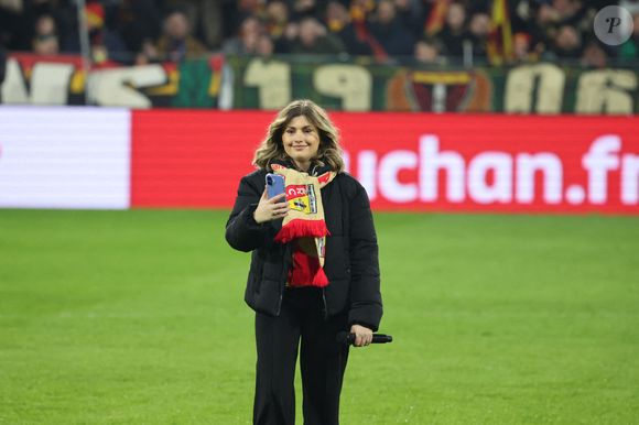 Suite à son passage au stade lensois, les internautes ont laissé des commentaires très positifs sur les réseaux sociaux. 

Marine (Star Academy 2024) chante "Les Corons" en hommage à Pierre Bachelet, pour le 20ème anniversaire de sa mort, lors du match de Ligue 1 McDonald's "Lens - Strasbourg (0-2)" au stade Bollaert-Delelis, le 16 février 2025.