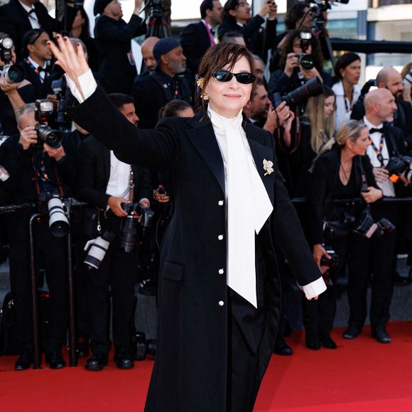 Juliette Binoche - Montée des marches du film " Amarga Navidad " lors du 79ème Festival International du Film de Cannes, le 19 mai 2026. © Jacovides-Moreau / Bestimage