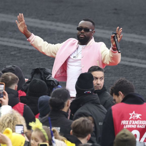 Show de de Gims lors du 105ème Prix d'Amérique à l'Hippodrome de Vincennes le 25 janvier 2026. © Michael Baucher/PsnewZ/Bestimage