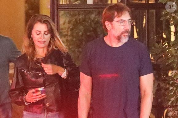 Beverly Hills, CA - EXCLUSIF - L'actrice espagnole Penelope Cruz et Javier Bardem ont été aperçus quittant le restaurant Madeo à Beverly Hills après un dîner délicieux et romantique. (Backgrid USA / Bestimage). 2025