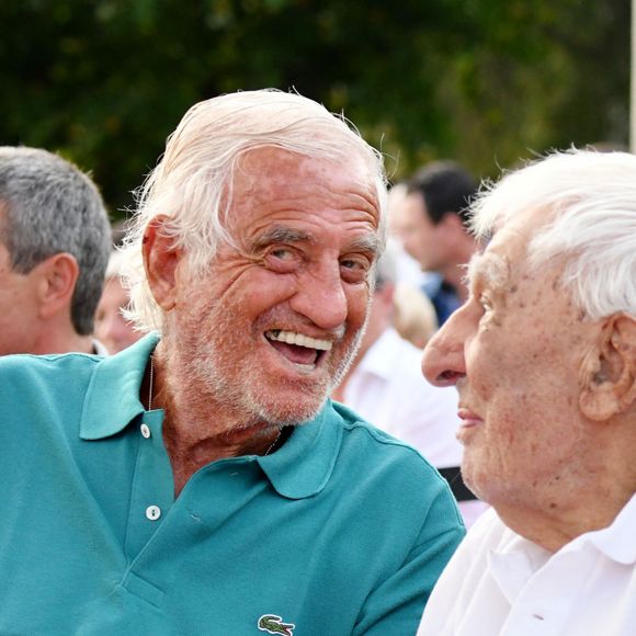 Leur première rencontre sur le ring avait été si violente que Jean-Paul avait littéralement cassé le nez de celui qui allait devenir son ami pour toujours.

Exclusif - Jean-Paul Belmondo sa fille Stella, Charles Gérard et Adil Rami - Gala de boxe "No Limit Episode IX" organisé par B. Asloum (ancien champion du monde de boxe) en plein air au théâtre Tivol au Cannet le 18 juillet 2019. © Bruno Bebert/Bestimage