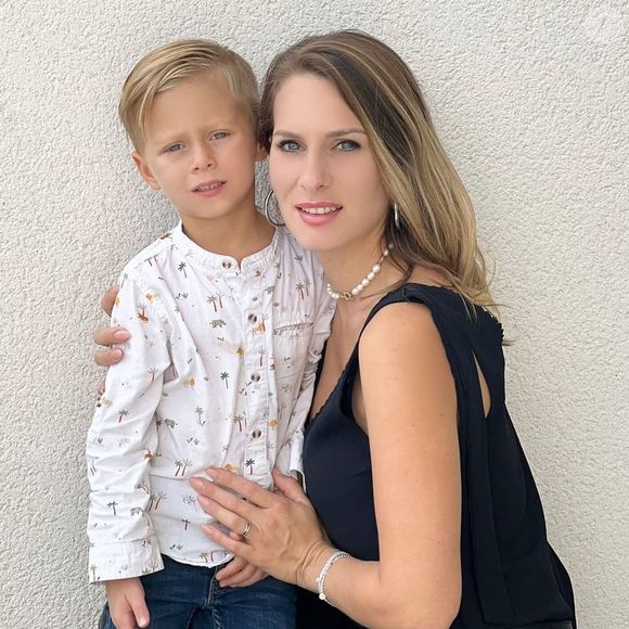 Et alors qu'elle avait déjà partagé des images de sa maison après travaux, il y avait une pièce qu'elle gardait secrète.

Camille Santoro et l'un de ses enfants
Instagram @madame.santoro