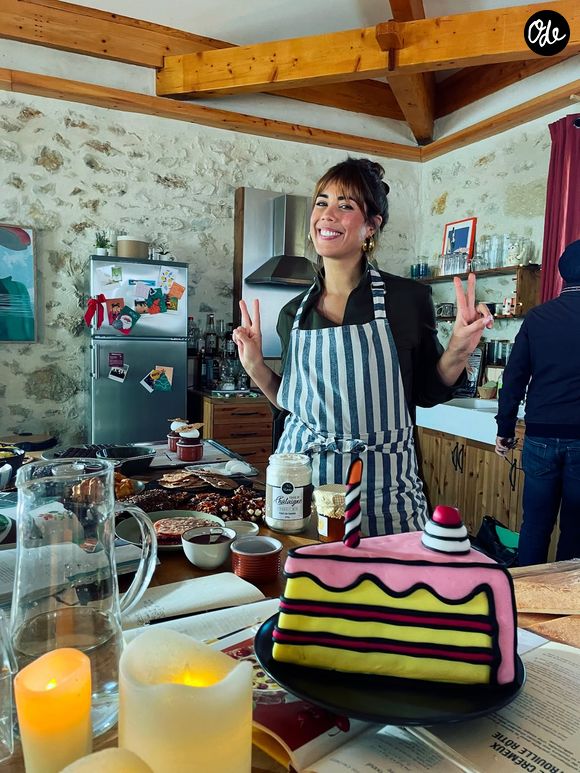 De nombreux comédiens d'Ici tout commence lui ont adressé leurs félicitations en commentaires.

Extrait du compte Instagram de Laurence Facelina.

© Instagram / Laurence Facelina
