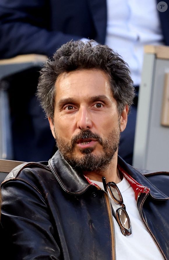 Vincent Elbaz dans les tribunes des Internationaux de France de tennis de Roland Garros 2024 à Paris le 4 juin 2024. © Jacovides-Moreau/Bestimage