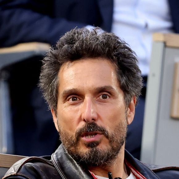 Vincent Elbaz dans les tribunes des Internationaux de France de tennis de Roland Garros 2024 à Paris le 4 juin 2024. © Jacovides-Moreau/Bestimage