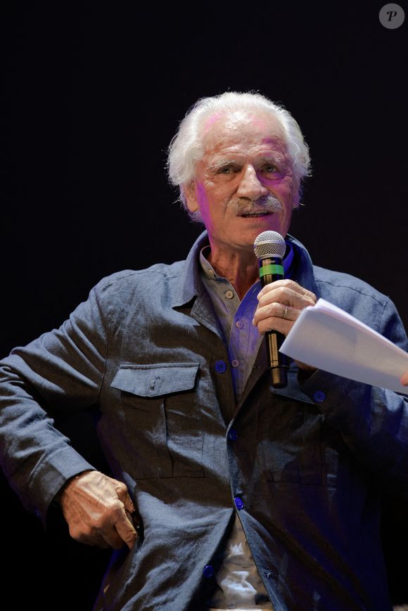 Il dit aujourd'hui avoir une relation spirituelle avec le chanteur

Yann Arthus-Bertrand assiste au gala de charité d'Aviation Sans Frontières " Rêver sans frontières " qui se tient au Grand Rex, le 3 octobre 2023 à Paris, France. Photo by Jana Call me J/ABACAPRESS.COM