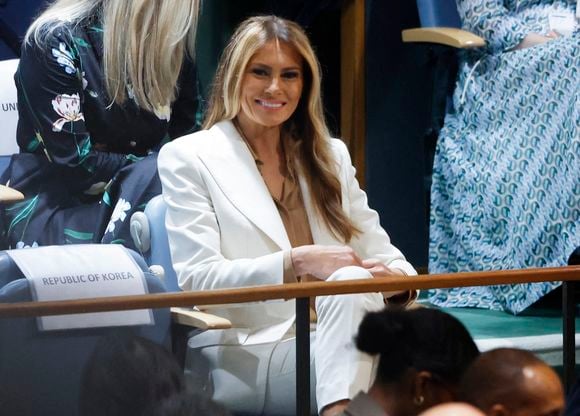 La Première Dame des Etats-Unis Melania Trump arrive avant que le Président Donald Trump ne prenne la parole lors du débat général de la 80ème session de l'Assemblée générale des Nations Unies dans la salle de l'Assemblée générale des Nations Unies au siège des Nations Unies, le mardi 23 septembre 2025 à New York. © Angelillo John/UPI/ABACA