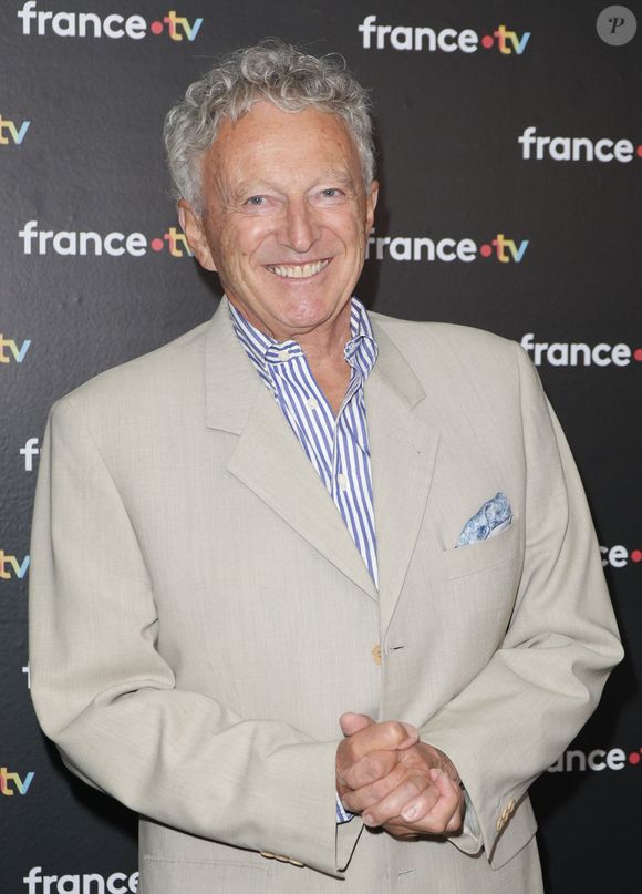 Nelson Monfort au photocall de la conférence de presse de rentrée de France Télévisions à Paris, France, le 4 septembre 2024. © Coadic Guirec/Bestimage