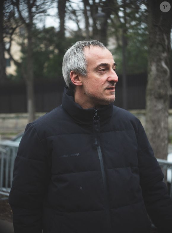 Sébastien Thoen - Arrivées à l'enregistrement de l'émission "Vivement Dimanche" au Studio Gabriel à Paris, diffusée le 5 février 2023 sur France 3. Le 25 janvier 2023.