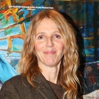 Sandrine Kiberlain n’a “jamais vécu ailleurs qu’à Paris”, mais a eu une enfance d’aventurière grâce à son père