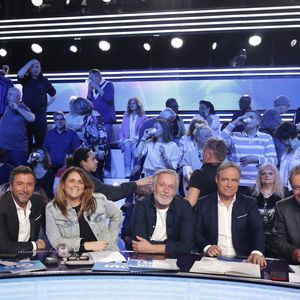 Et finalement, Jean-Michel Maire propose des séances de coaching en prise de parole.

Exclusif - Polska, Bernard Montiel, Valérie Benaim, Jean-Michel Maire, Fabien Lecoeuvre, Michel Mary, sur le plateau de l’émission « TPMP » présentée par C.Hanouna et diffusée en direct sur Youtube et sur toutes les box (SFR, FREE, Bouygues, MyCanal etc), Paris, France, le 25 mars 2025. © Jack Tribeca / Bestimage