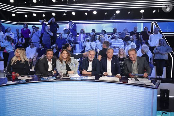 Et finalement, Jean-Michel Maire propose des séances de coaching en prise de parole.

Exclusif - Polska, Bernard Montiel, Valérie Benaim, Jean-Michel Maire, Fabien Lecoeuvre, Michel Mary, sur le plateau de l’émission « TPMP » présentée par C.Hanouna et diffusée en direct sur Youtube et sur toutes les box (SFR, FREE, Bouygues, MyCanal etc), Paris, France, le 25 mars 2025. © Jack Tribeca / Bestimage