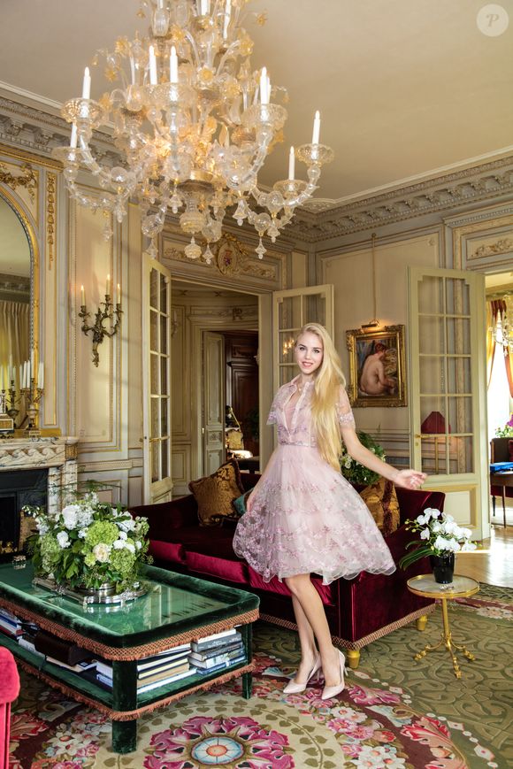 Rendez-vous avec Maria Carolina de Bourbon des Deux-Siciles et ses parents Charles et Camilla de Bourbon des Deux Siciles, pour Le Bal 2019. Le 4 novembre 2019
© Cyril Moreau / Le Bal / Bestimage