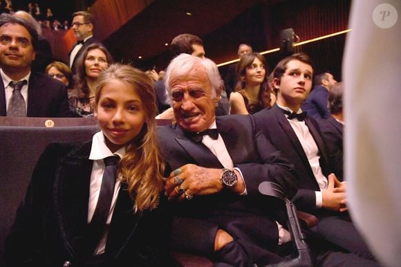 Jean-Paul Belmondo et sa fille Stella lors de la 42e cérémonie des César du cinéma qui s'est tenue à la salle Pleyel à Paris, en France, le 24 février 2017. Photo par Christophe Guibbaud/ABACAPRESS.COM