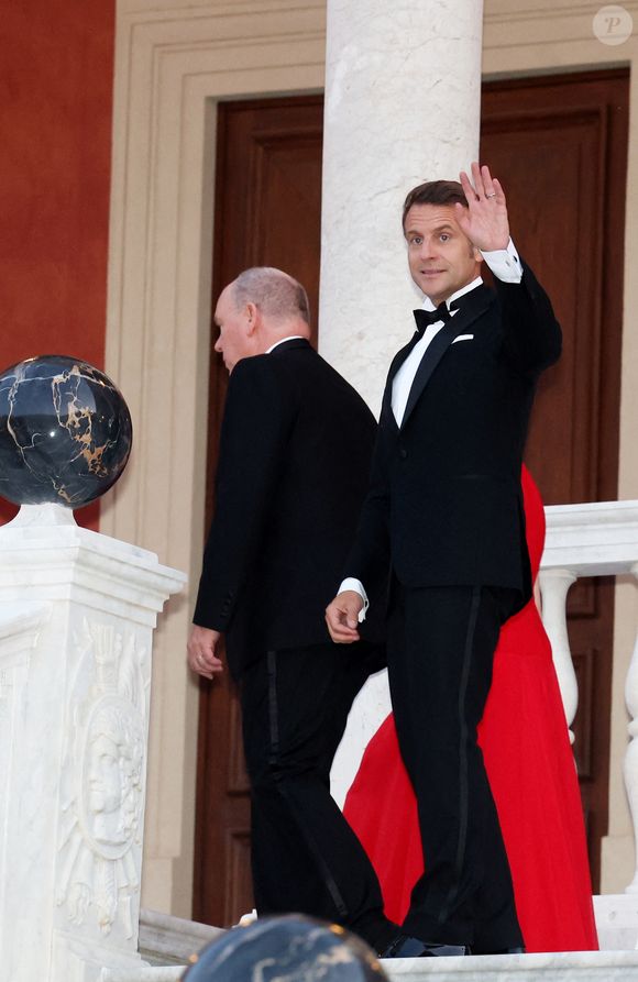 Le prince Albert II de Monaco, Le président Emmanuel Macron arrivant au dîner d'état en l'honneur de la visite du couple présidentiel français au palais princier à Monaco le 7 juin 2025.
© Dominique Jacovides / Bestimage