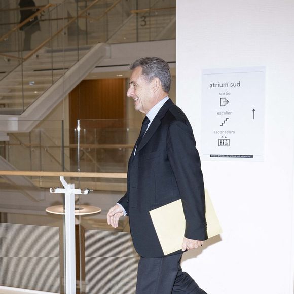 L'ancien président français Nicolas Sarkozy  - N.Sarkozy et 11 autres prévenus arrivent au tribunal de Paris pour leur procès pour des accusations de financement illégal de la campagne présidentielle victorieuse de 2007 par le dictateur M.Kadhafi, le 29 janvier 2025. © Pierre Perusseau/Bestimage