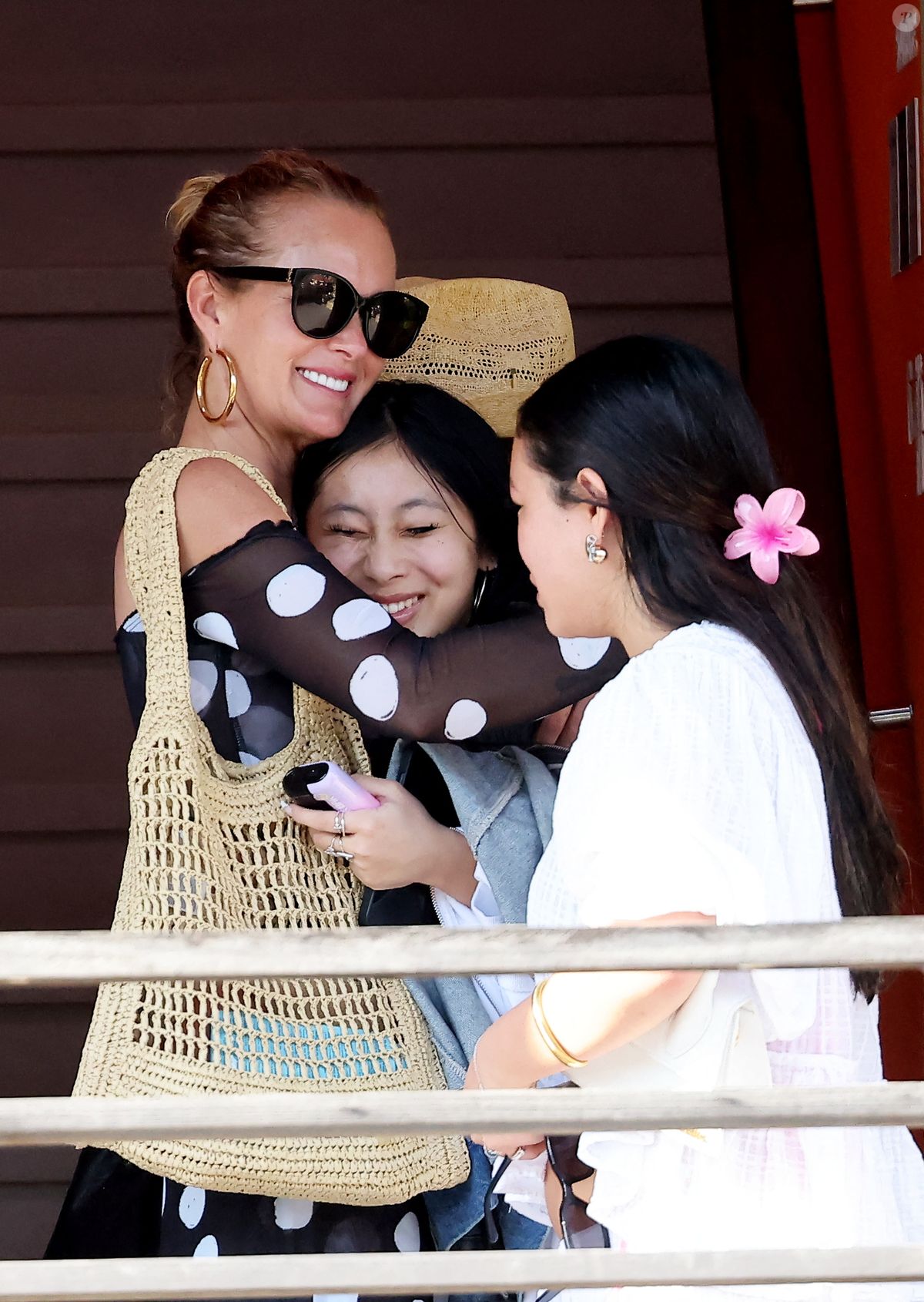 Jade Remy Photo : Exclusif - Prix Spécial - Laeticia Hallyday accompagnée de son ...