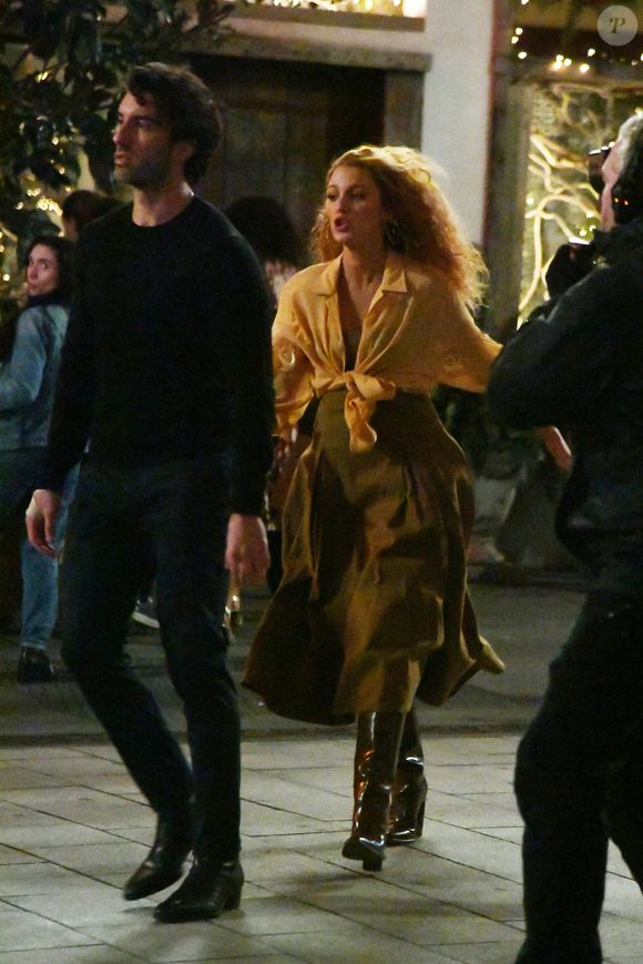 New York City, NY 2024- Dans une scène poignante capturée sur le plateau de « It Ends With Us », Blake Lively et son partenaire Justin Baldoni ont été vus en train de partager un baiser, reflétant la profondeur émotionnelle du film. (Backgrid USA / Bestimage).