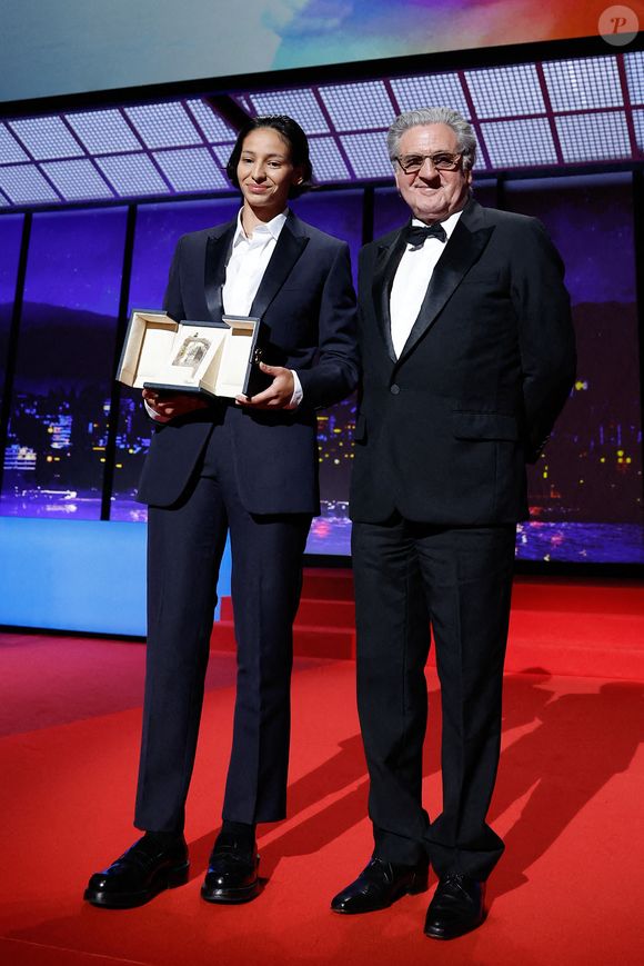 Nadia Melliti (prix d’interprétation féminine pour “La petite dernière”), Daniel Auteuil lors de la cérémonie de clôture de la 78ème édition du festival international du film de Cannes le 24 mai 2025.

© Moreau / Jacovides / Bestimage