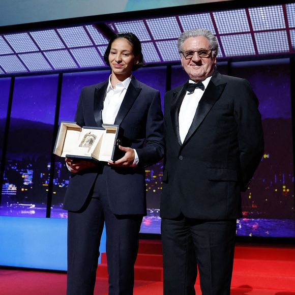 Nadia Melliti (prix d’interprétation féminine pour “La petite dernière”), Daniel Auteuil lors de la cérémonie de clôture de la 78ème édition du festival international du film de Cannes le 24 mai 2025.

© Moreau / Jacovides / Bestimage