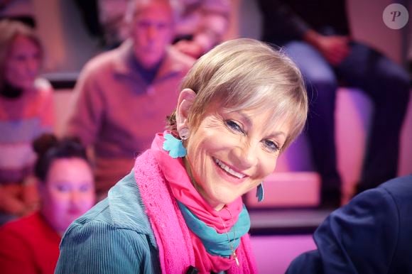 Isabelle Morini-Bosc s'est mariée à 22 ans

Exclusif - Isabelle Morini-Bosc, sur le plateau de l'émission TBT9 (Tout beau tout n9uf) présentée par C.Hanouna et diffusée en direct sur W9 à Paris le 1er décembre 2025. © Jack Tribeca / Bestimage