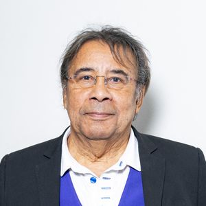 Laurent Voulzy passe ses étés à Beaulieu-sur-Mer, sur la Côte d’Azur, avec sa compagne Isaure Le Faou.

Laurent Voulzy en backstage de l'enregistrement de l'émission "Famille je vous aime" présentée par M.Drucker. © Gaffiot-Perusseau/Bestimage