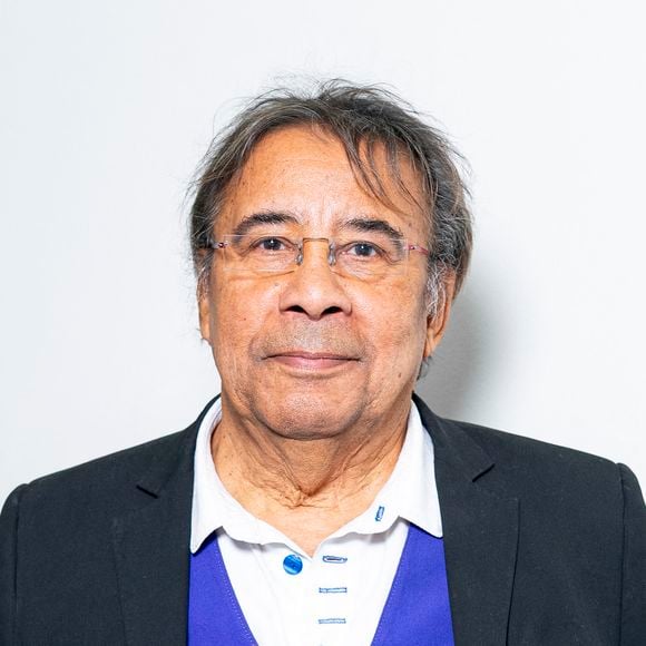 Laurent Voulzy passe ses étés à Beaulieu-sur-Mer, sur la Côte d’Azur, avec sa compagne Isaure Le Faou.

Laurent Voulzy en backstage de l'enregistrement de l'émission "Famille je vous aime" présentée par M.Drucker. © Gaffiot-Perusseau/Bestimage