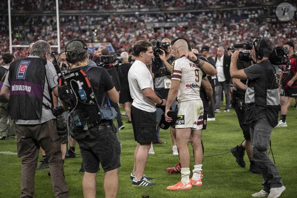 Antoine Dupont et Maxime Lucu après la finale du Top 14 de rugby français entre le Stade Toulousain (Toulouse) et l'Union Bordeaux-Begles (UBB) au Stade de France à Saint-Denis, au nord de Paris, le 28 juin 2025.Photo par Eliot Blondet/ABACAPRESS.COM