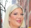 Dans une vidéo publiée sur les réseaux, Tori Spelling a raconté les circonstances de ce drame : "Le conducteur qui nous a percutés faisait de l'excès de vitesse, il roulait vraiment, vraiment très vite. Nous pensons qu'il a brûlé un feu"

Tori Spelling quittant le Drew Barrymore Show à New York City, le 11 mars 2026. 

Photo : Backgrid USA / Bestimage
