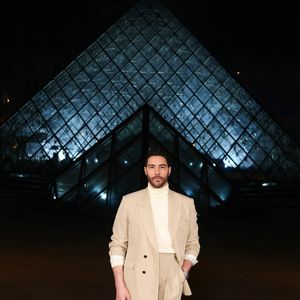 Tahar Rahim – Arrivées au Grand Dîner du Louvre 2026 à Paris pendant la fashion week Prêt à Porter femme automne/hiver 2026-2027 (PFW)