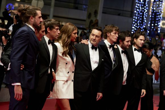 Vincent Darmuzey, Cyril Lecomte, Hugo Selignac, Adèle Exarchopoulos, Gilles Lellouche, Cédric Jimenez, Karim Leklou, François Civil , Kenza Fortas - Montée des marches du film « Bac Nord » lors du 74ème Festival International du Film de Cannes. Le 12 juillet 2021 © Borde-Jacovides-Moreau / Bestimage