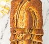 Préchauffez le four à 180 degrés. Ecrasez les 2 bananes dans un saladier à l’aide d’une fourchette