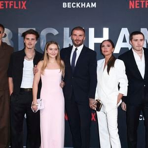 Mia Regan, Romeo Beckham, Cruz Beckham, Harper Beckham, David Beckham, Victoria Beckham, Brooklyn Peltz Beckham und Nicola Peltz Beckham bei der Premiere der Netflix Doku-Serie 'Beckham' im Curzon Mayfair. Londres, 03.10.2023. Photo par Action Press / Bestimage