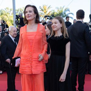 Carole Bouquet et sa petite-fille Darya Rassam - Montée des marches du film « Le comte de Monte-Cristo » lors du 77ème Festival International du Film de Cannes, au Palais des Festivals à Cannes. Le 22 mai 2024
© Olivier Borde / Bestimage