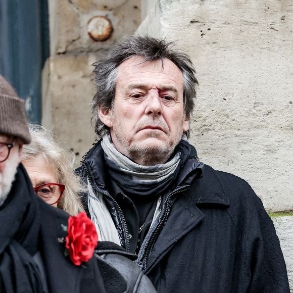 Jean-Luc Reichmann - Sortie des obsèques de Catherine Laborde en l’église Saint-Roch à Paris, le 6 février 2025. Décédée le 28 janvier 2025 à l'âge de 73 ans, l'ancienne présentatrice météo de TF1 (1988 - 2017) était atteinte de la maladie neurodégénérative à corps de Lewy. 
© Jacovides - Moreau / Bestimage