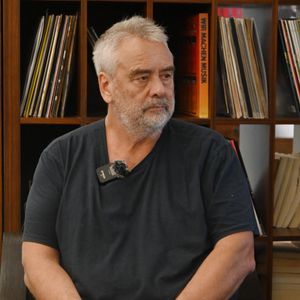 Le 14 décembre 2023, Shanghai, Shanghai, Chine : Le 9 décembre 2023 à Shanghai, Luc Besson est à Shanghai avec son film ''DogMan'' pour partager ses expériences de tournage avec le public. © SIPA Asia / Zuma Press / Bestilage