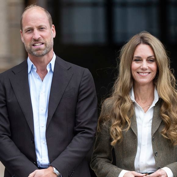 Le prince William, prince de Galles, et Catherine (Kate) Middleton, arborant des cheveux blonds, visitent les jardins, récemment transformés, du musée d'histoire naturelle à Londres, le 4 septembre 2025.