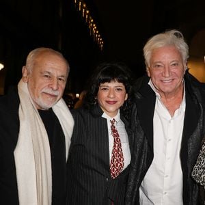Francis Perrin avec sa fille Clarisse et Laurent Boyer - Jacques Rouveyrollis à fêté ses 60 ans de Lumières au théâtre Edouard 7 à Paris le 14 décembre 2025. © Coadic Guirec / Bestimage